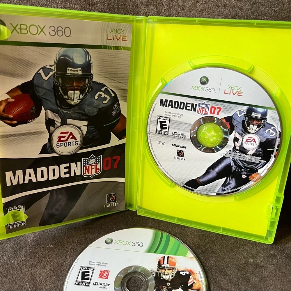 Xbox 360 Madden NFL‎ 07 & 12 Video Game Set